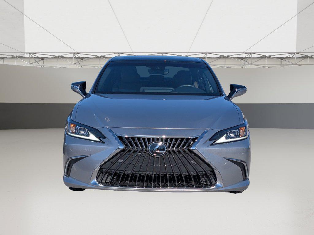 Lexus ES 2025
