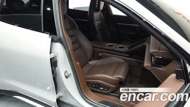 Porsche Taycan 2022
