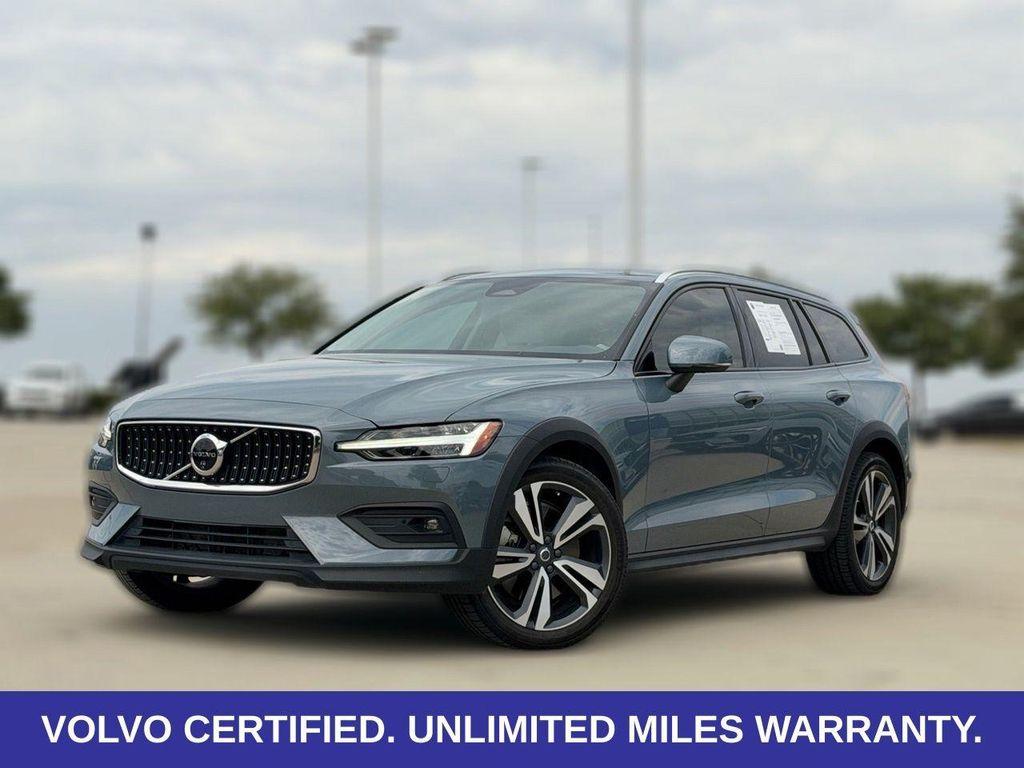 Volvo V60 Cross Country 2024