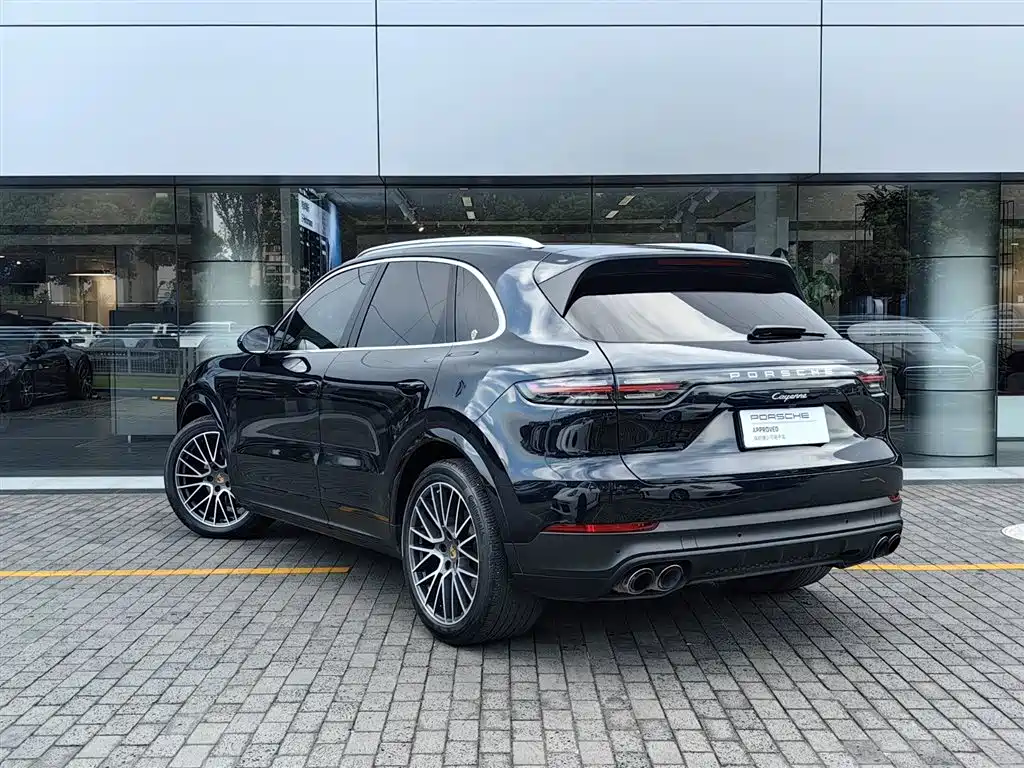 Porsche Cayenne 2021