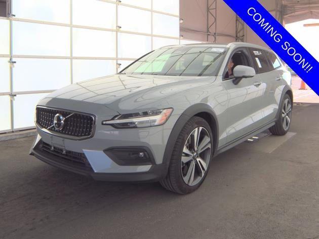 Volvo V60 Cross Country 2025