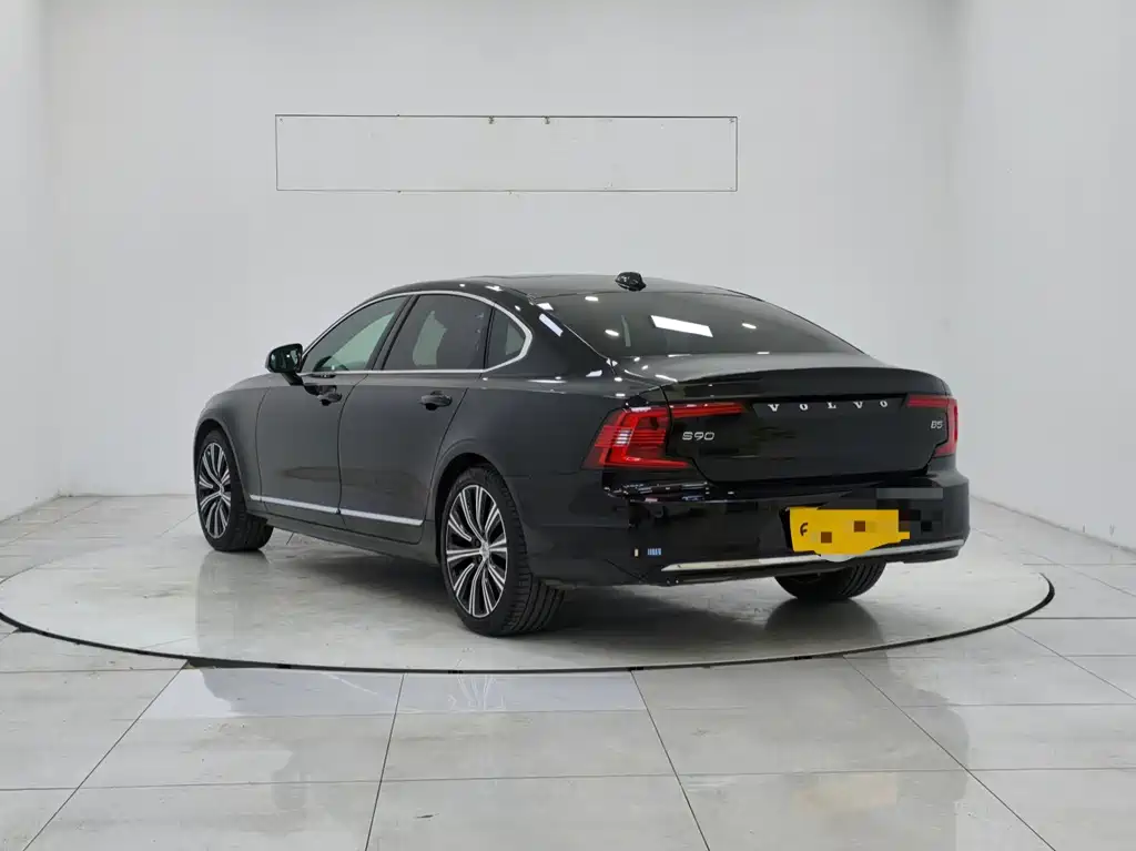 Volvo S90 2024