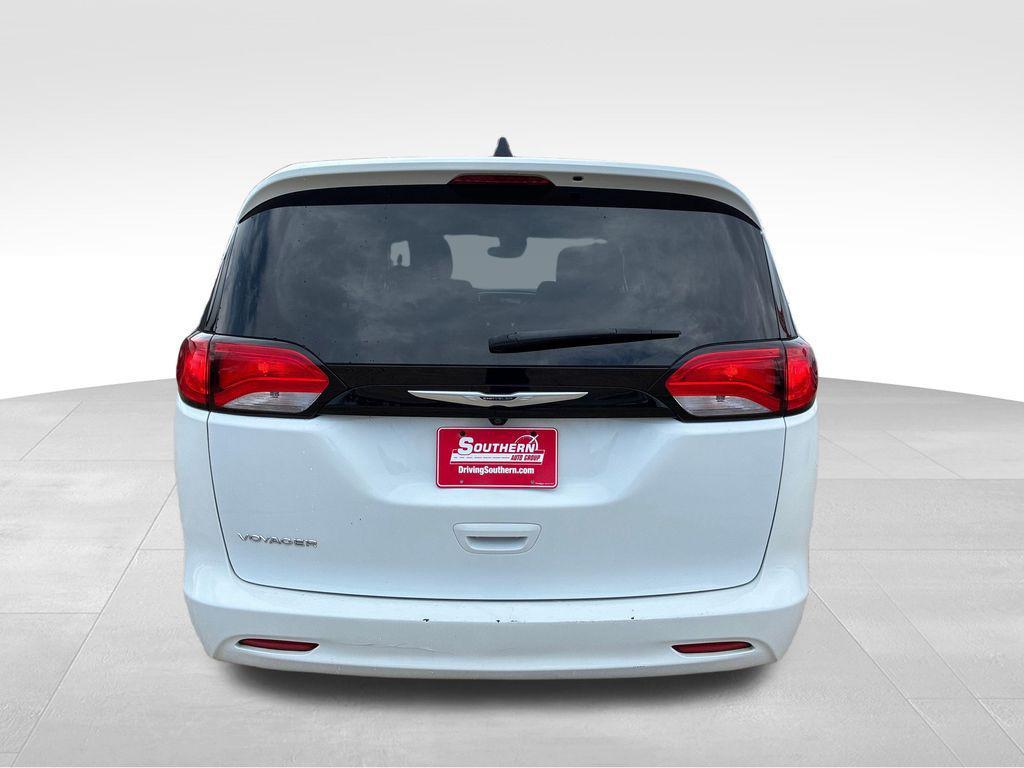 Chrysler Voyager 2023