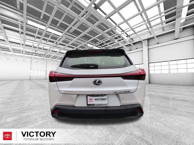 Lexus UX 2024
