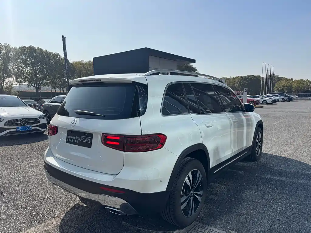 Mercedes-Benz GLB 2024