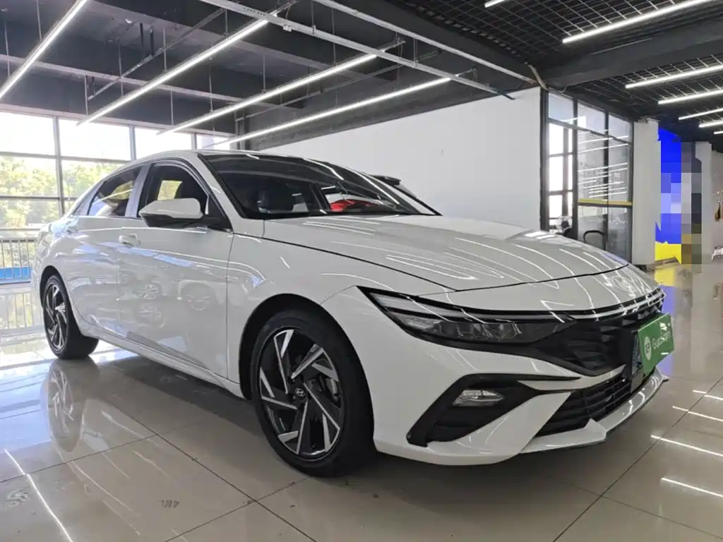Hyundai Elantra 2024