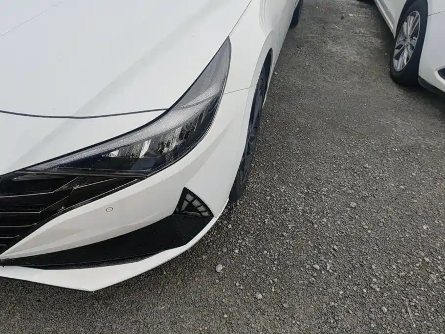 Hyundai Elantra 2021