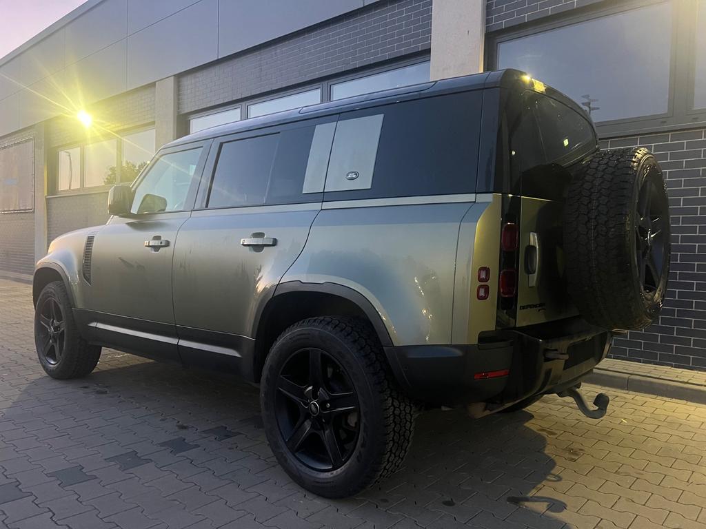 Land Rover Defender 2021