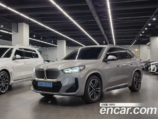 BMW iX1 2024