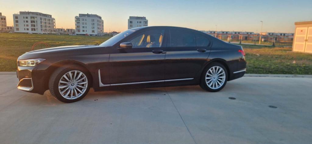 BMW 740 2022