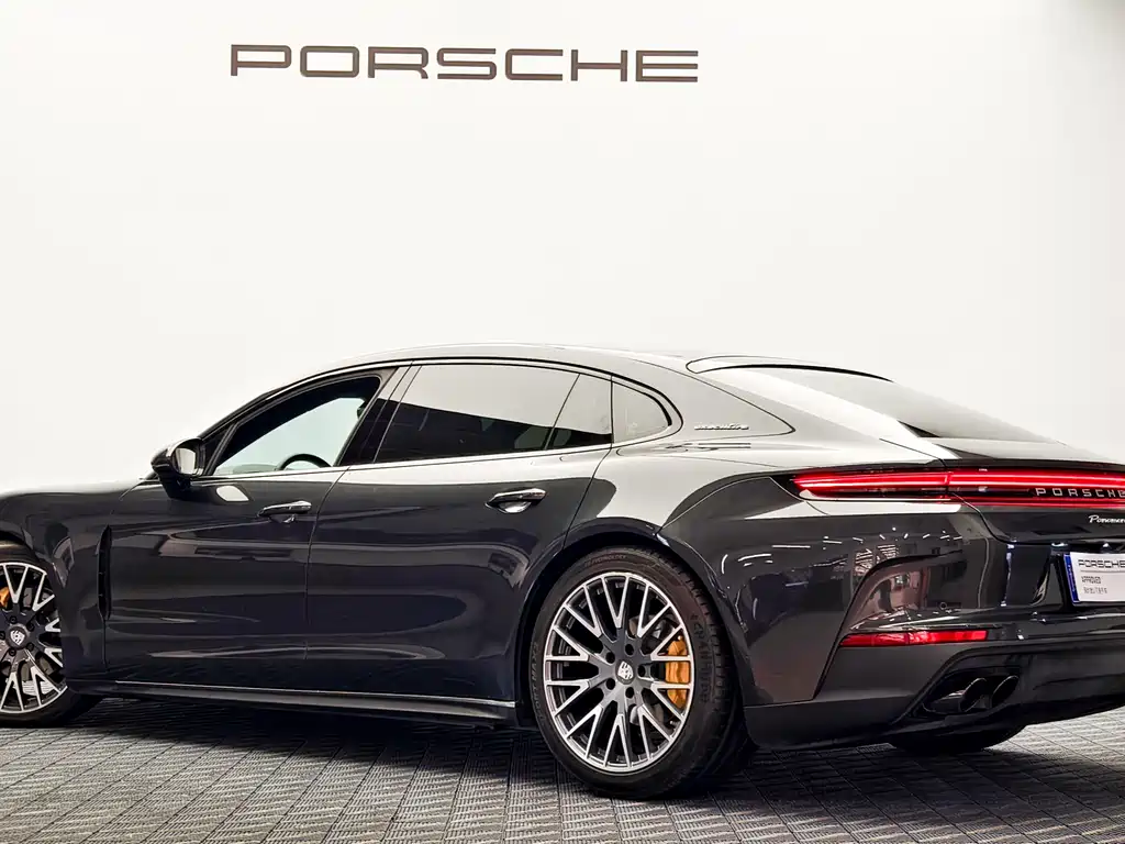 Porsche Panamera 2024