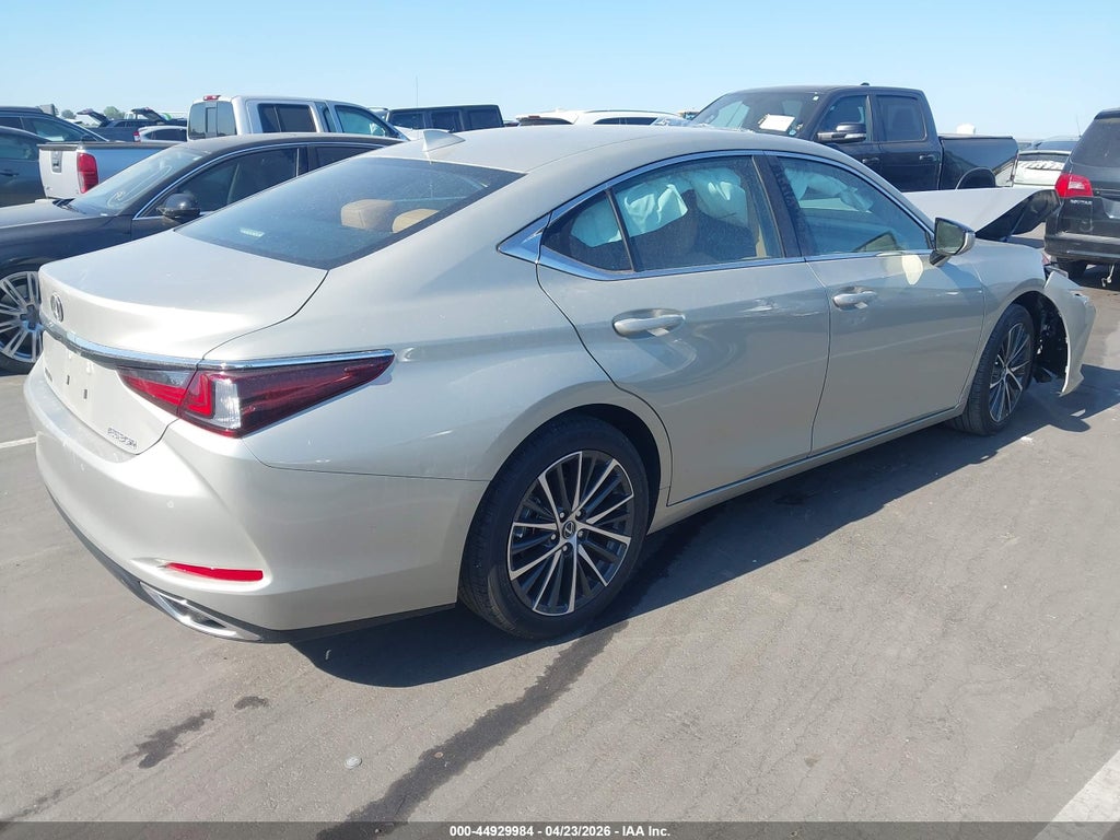 Lexus ES 2025