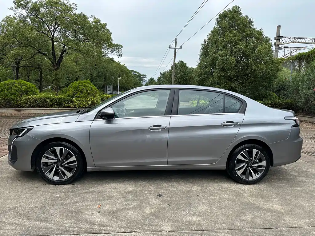 Peugeot 408 2024