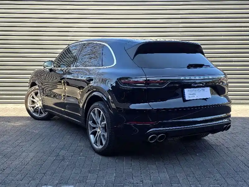 Porsche Cayenne 2022