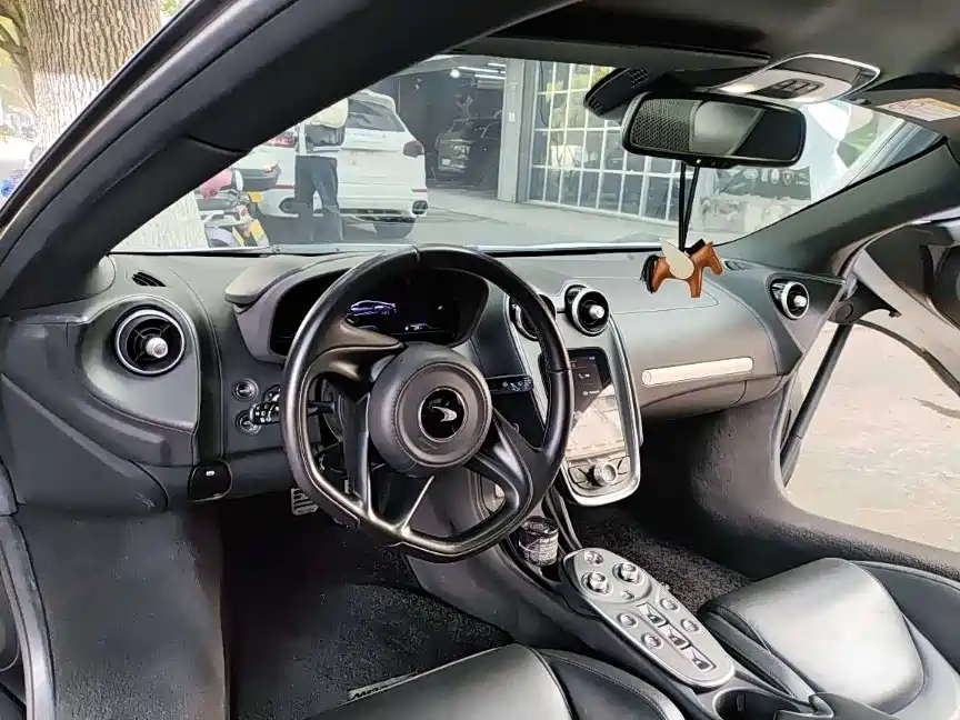 McLaren GT 2021