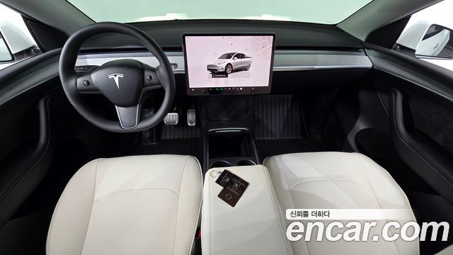 Tesla Model Y 2024
