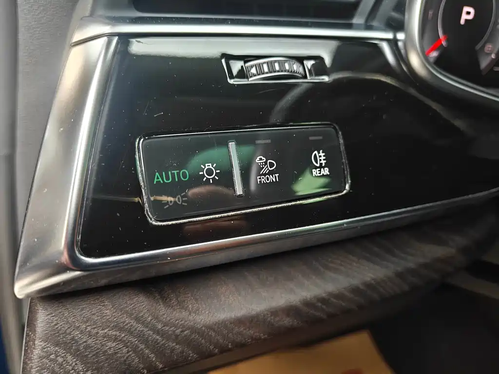Audi Q8 2021