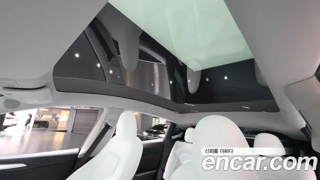 Tesla Model Y 2024