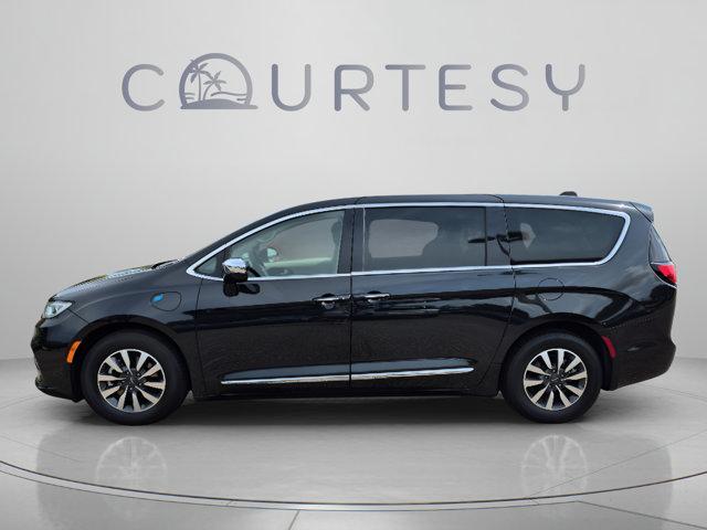 Chrysler Pacifica 2023