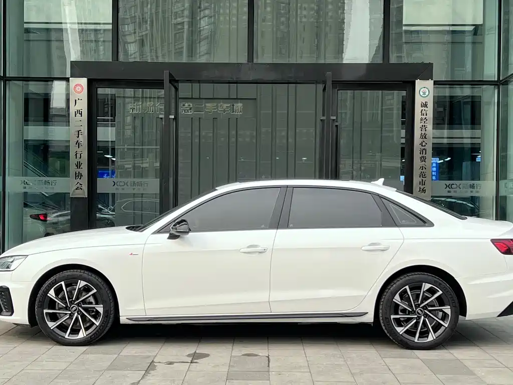 Audi A4 2023