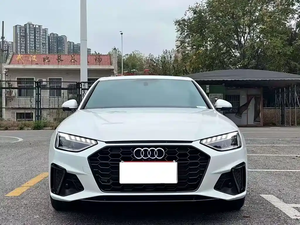 Audi A4 2023