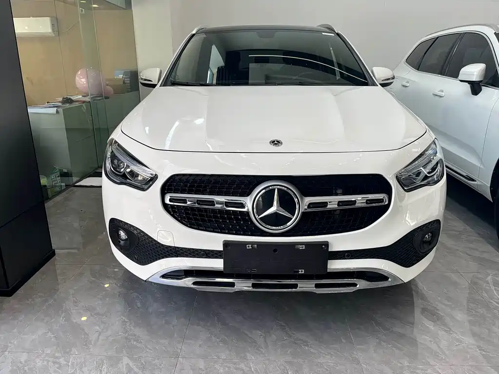 Mercedes-Benz GLA 2021