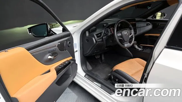 Lexus ES 2023
