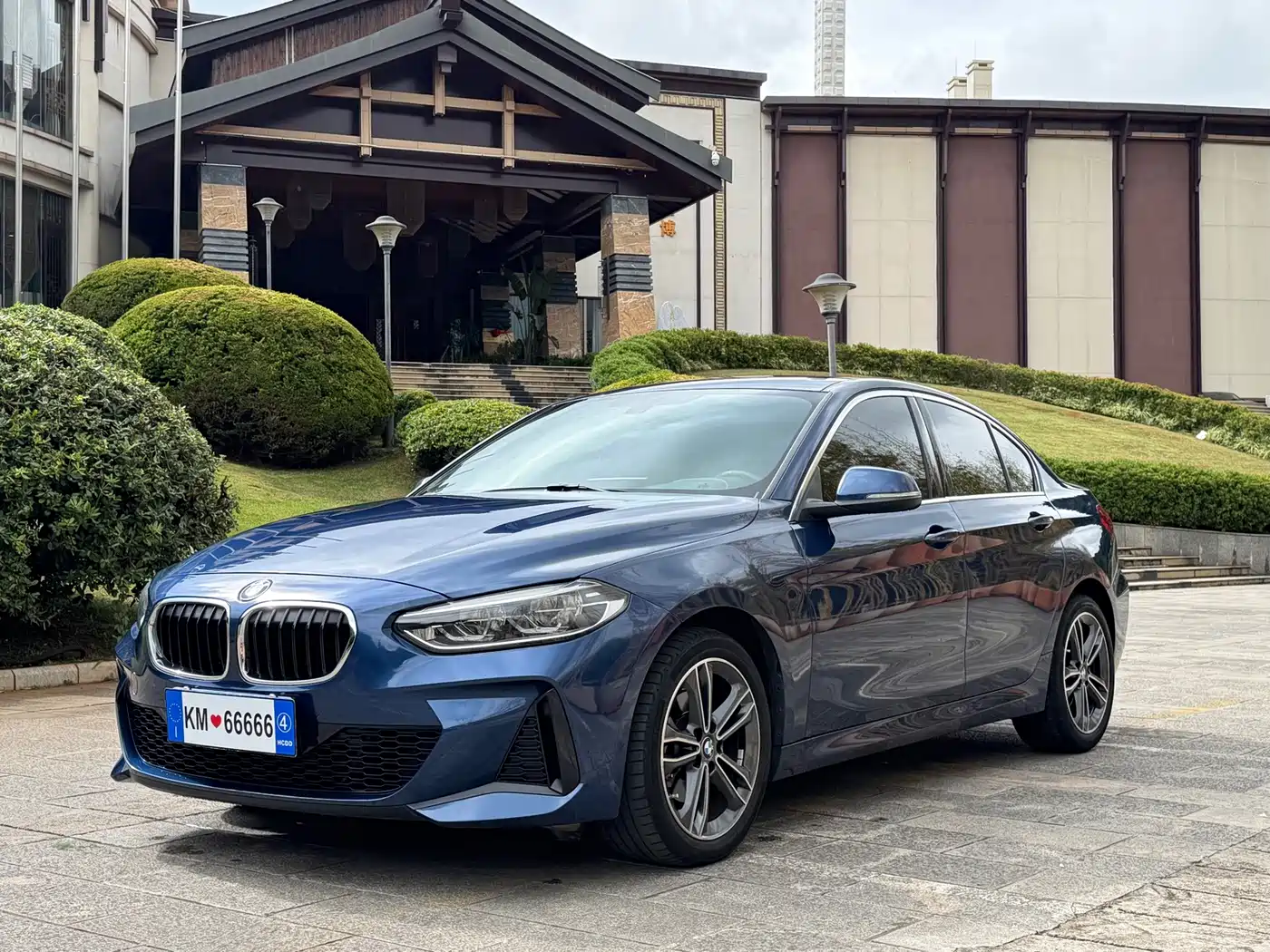 BMW 1 серии 2022