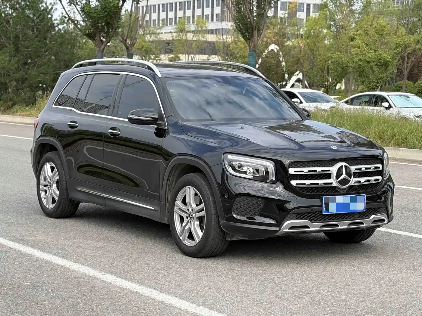 Mercedes-Benz GLB 2023