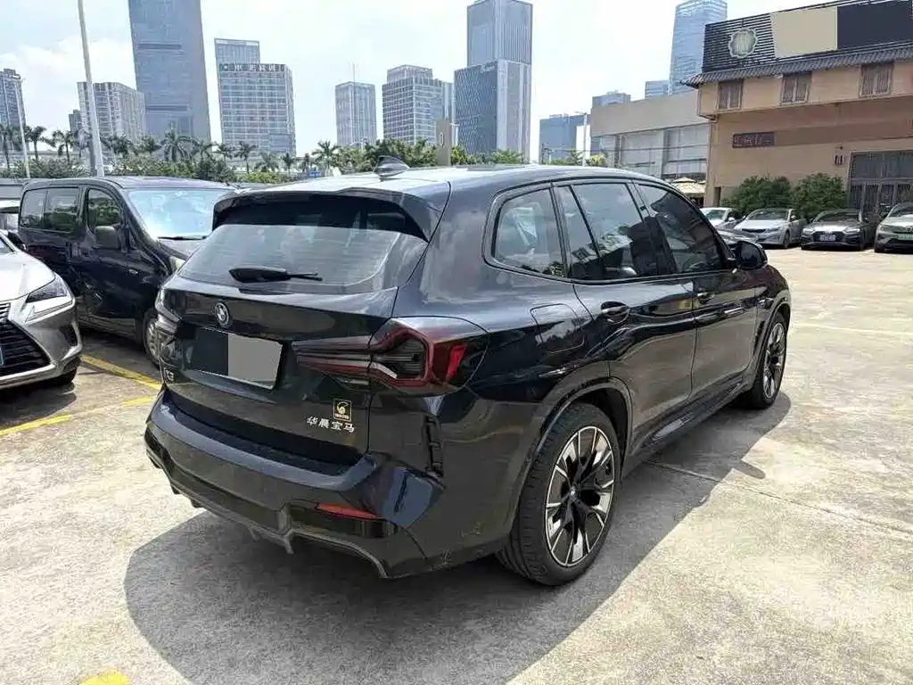 BMW iX3 2022