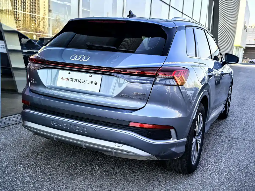Audi Q4 e-tron 2025