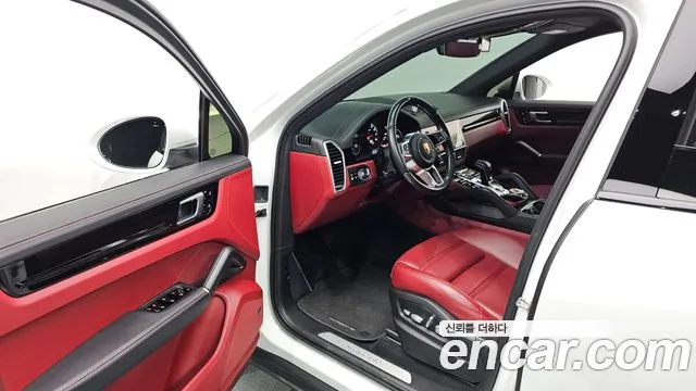 Porsche Cayenne 2021