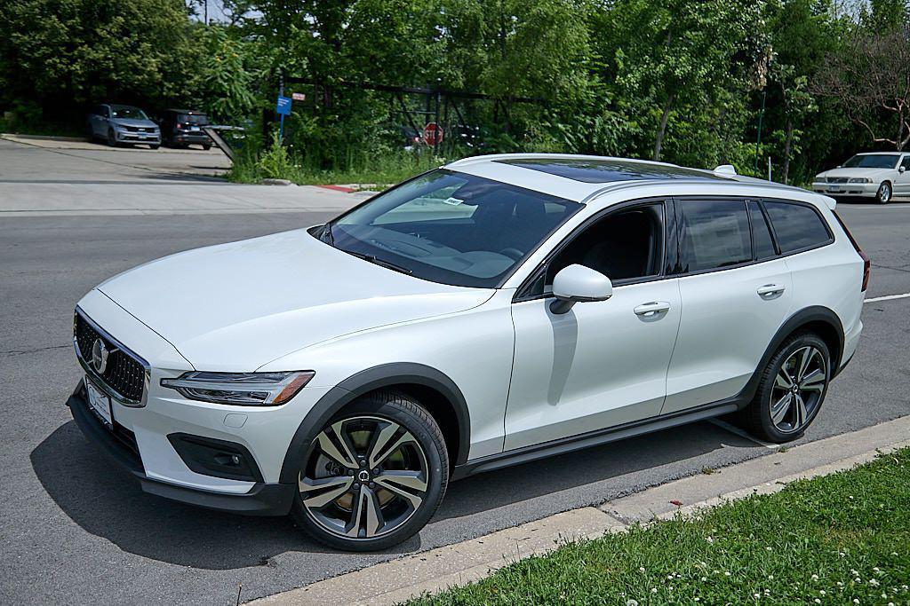 Volvo V60 Cross Country 2026