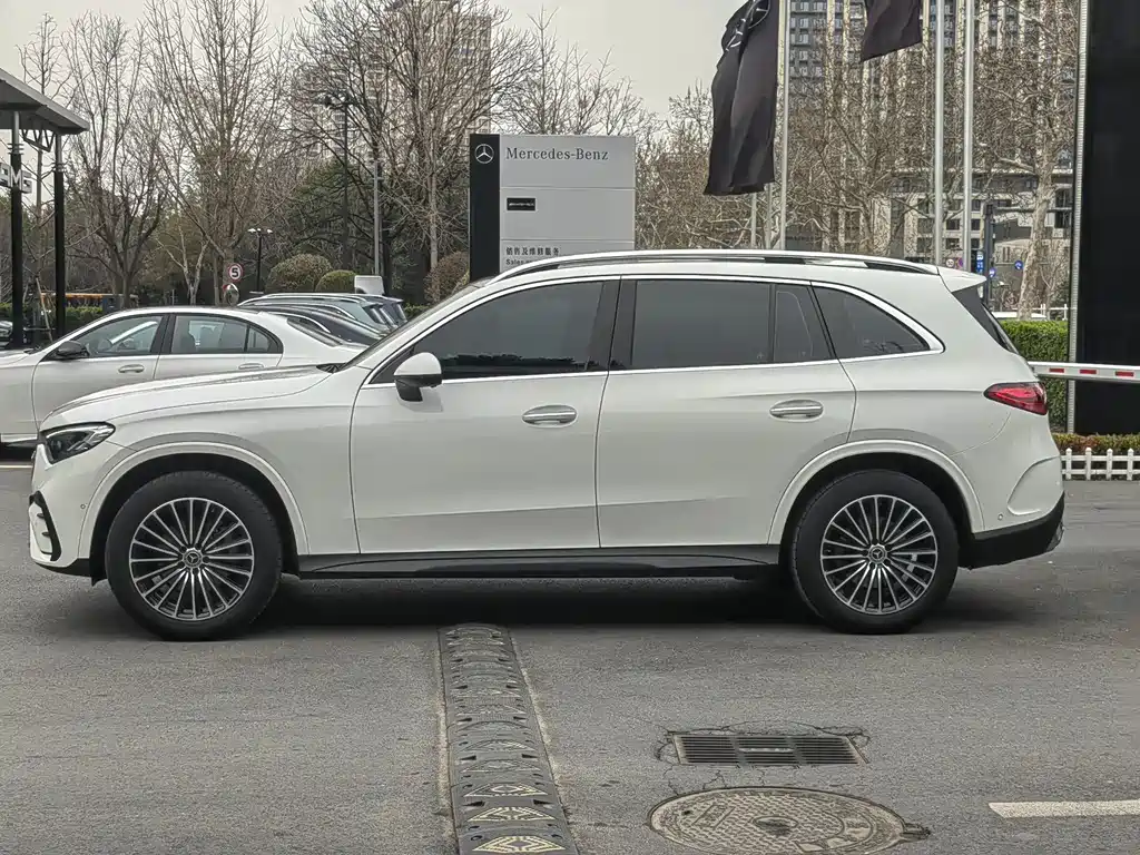Mercedes-Benz GLC 2023