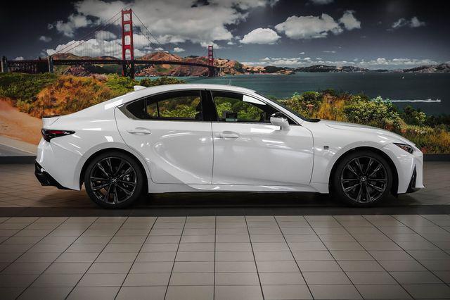 Lexus IS 300 2025
