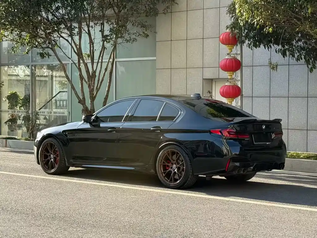 BMW M5 2021