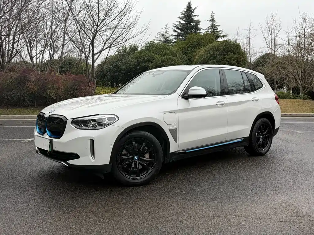 BMW iX3 2021