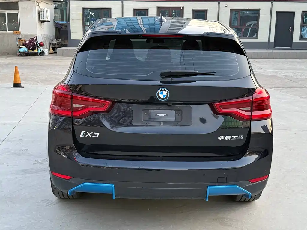 BMW iX3 2021