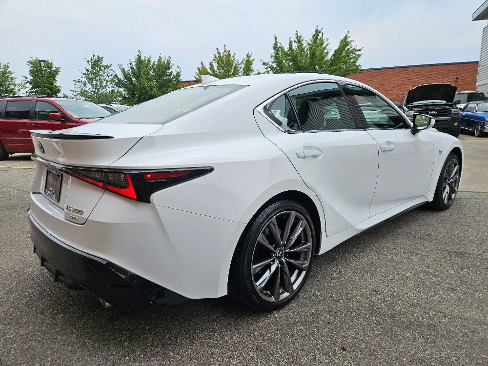 Lexus IS 2022
