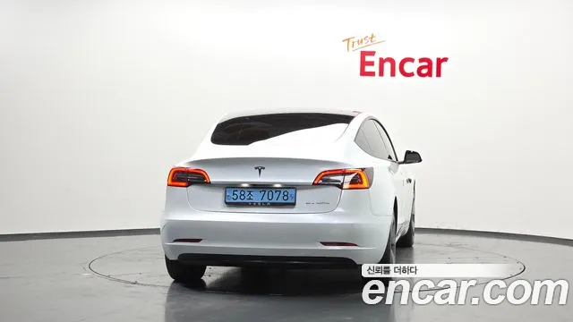 Tesla Model 3 2022