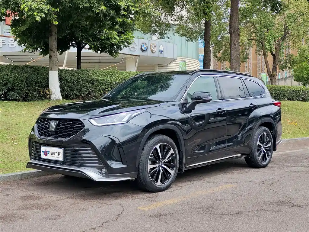 Toyota Crown Kluger 2023