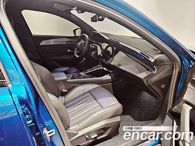 Peugeot 408 2023