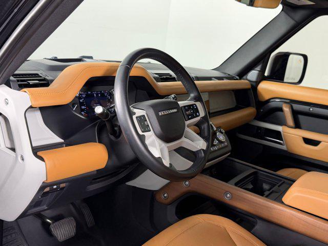 Land Rover Defender 2023