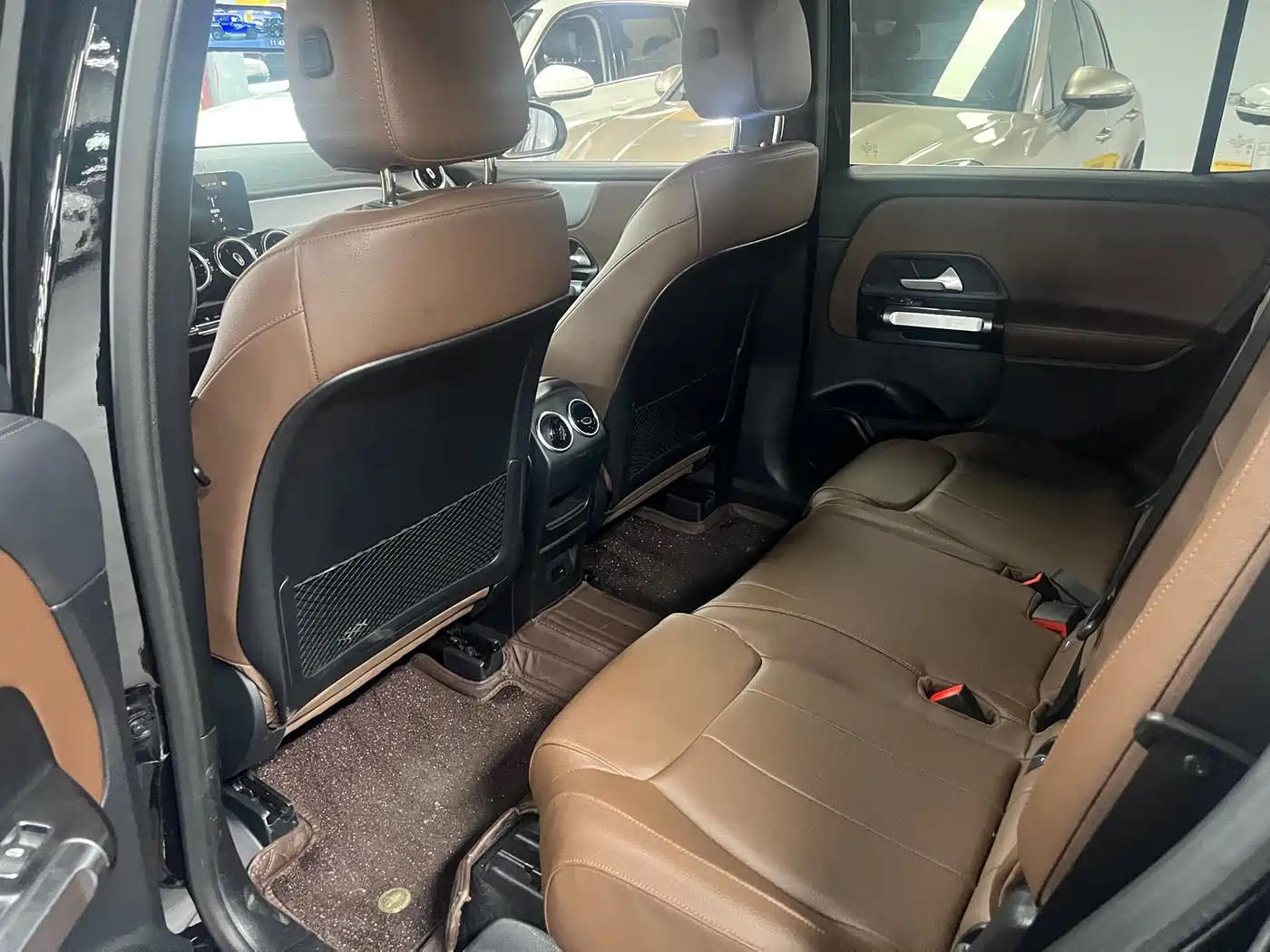Mercedes-Benz GLB 2023