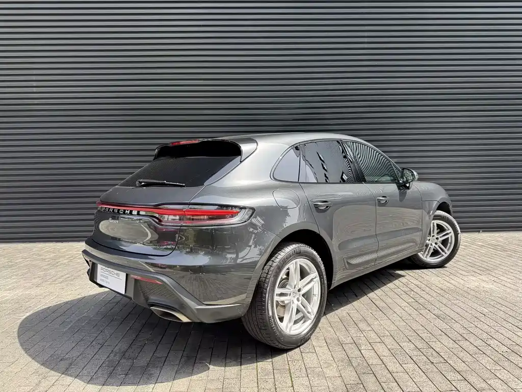 Porsche Macan 2025