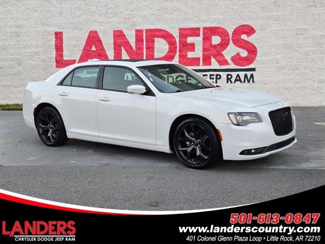 Chrysler 300 2023