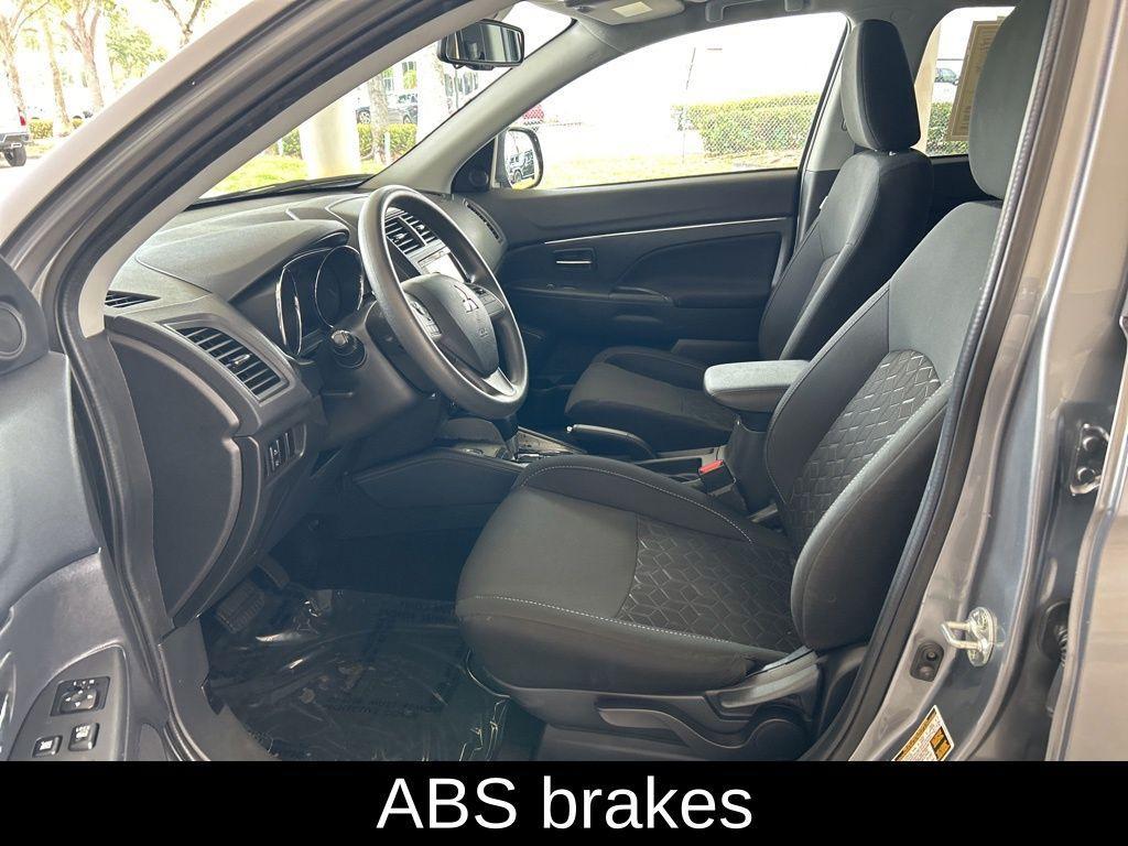 Mitsubishi Outlander Sport 2024