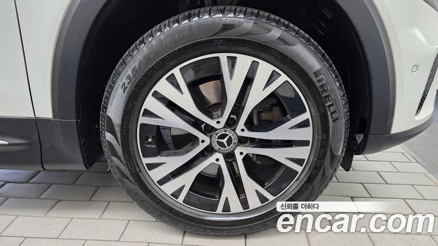 Mercedes-Benz GLB 2024