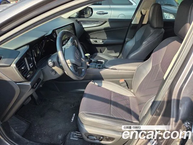 Lexus NX 2023