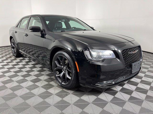 Chrysler 300 2021